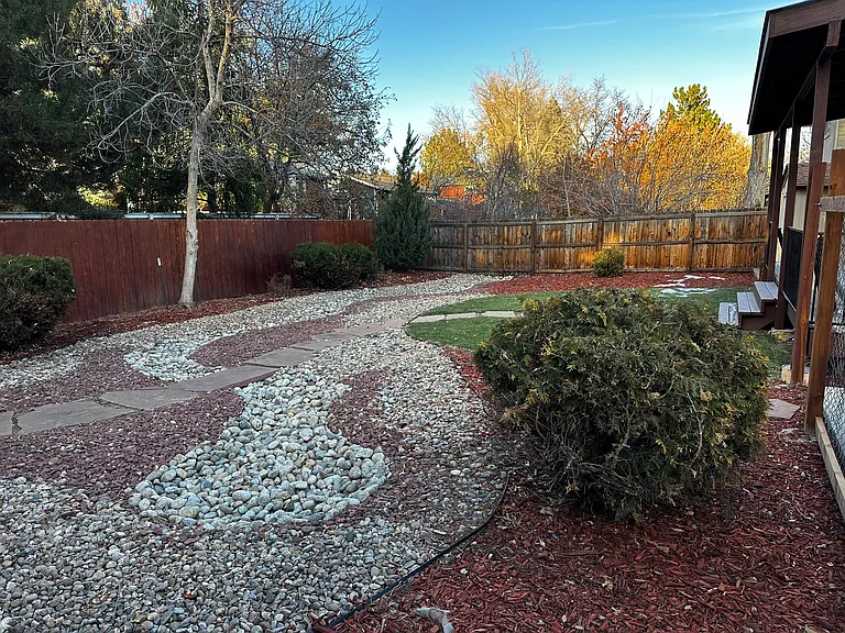 1055 Modred St — Photo 21