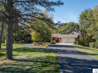 27 Capri Dr, Mankato, MN 56001