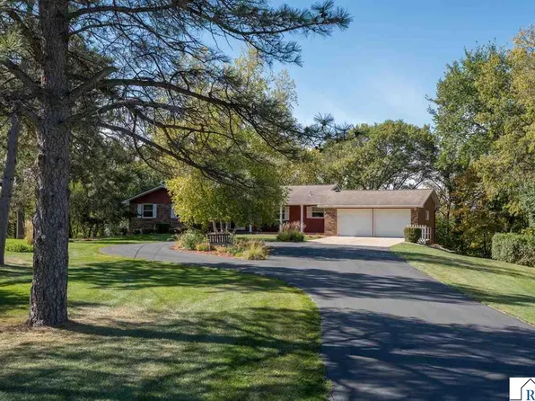 27 Capri Dr, Mankato, MN 56001