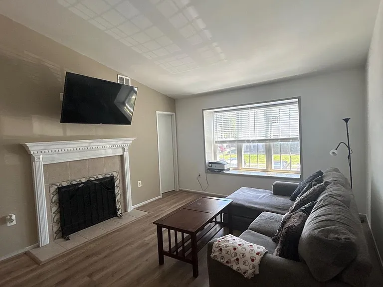 7804 Harrowgate Cir #D — Photo 8