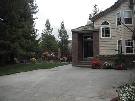 3rd image of 135 Cottonwood Pl