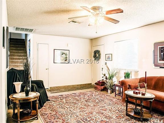 3rd image of 6277 Barnsdale Ct