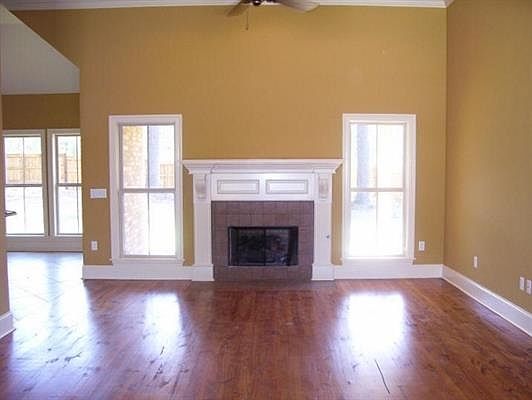 2nd image of 115 Bridgeton Way