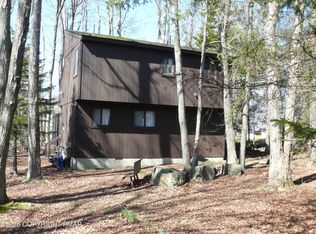 1148 Country Place Dr, Tobyhanna, PA