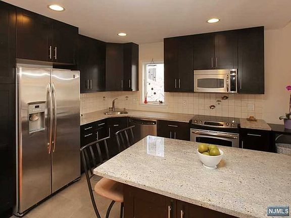4th image of 93 Palisade Ave #C002b-2b