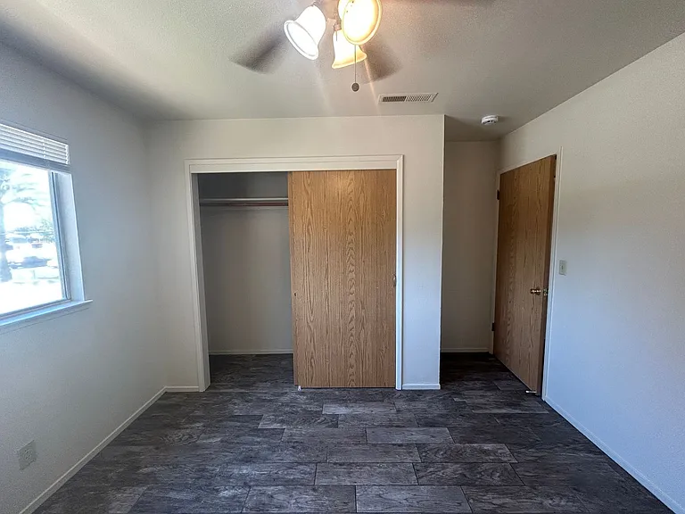 104 S Parsons Ave #E — Photo 27