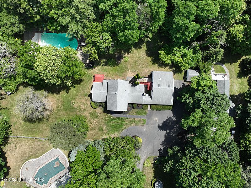 2nd image of 403 Loudon Road