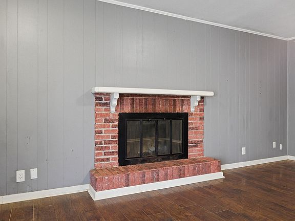 3rd image of 307 Alamo Dr
