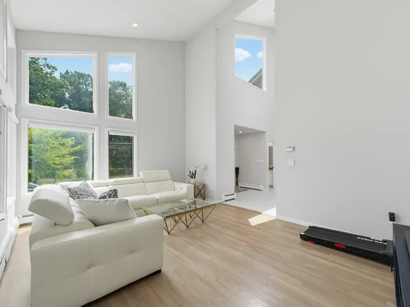 15 Hudson Ter, Englewood Cliffs, NJ 07632