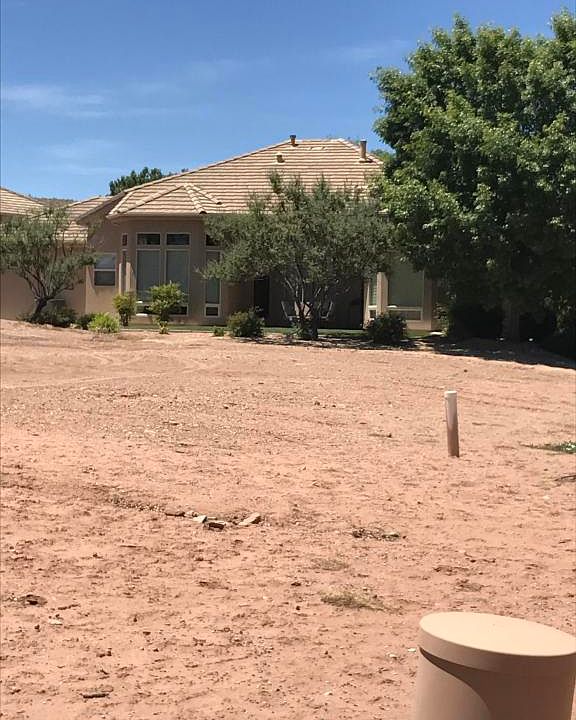 2nd image of 2560 Versailles Ct