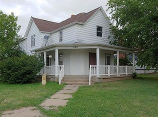 603 E 7th St, Russell, KS 67665