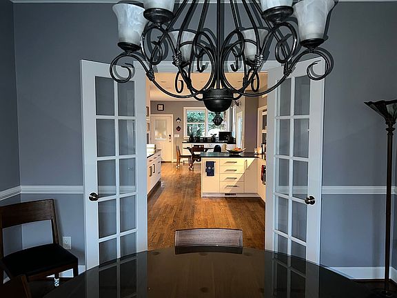 2nd image of 1801 Larkspur Ln
