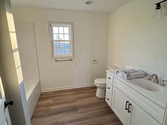 4th image of 109 M Moss Ln #1