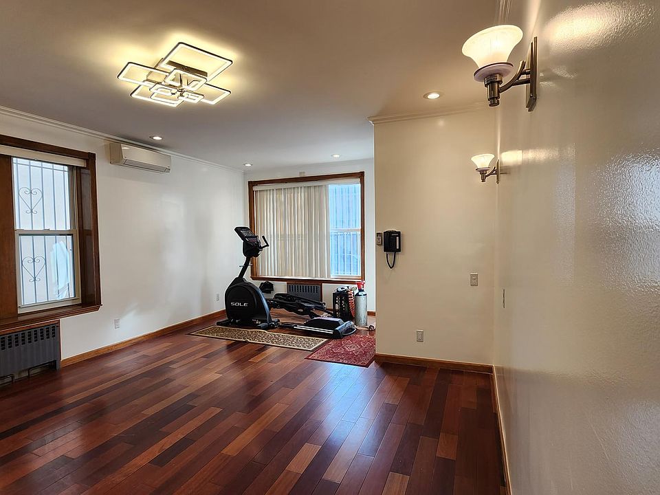 1st image of 1959 78th St Floor 1
