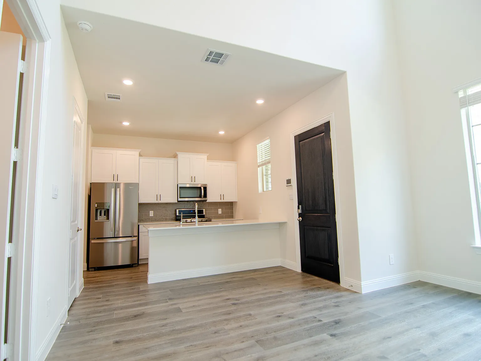 4541 Cinema St — Photo 3