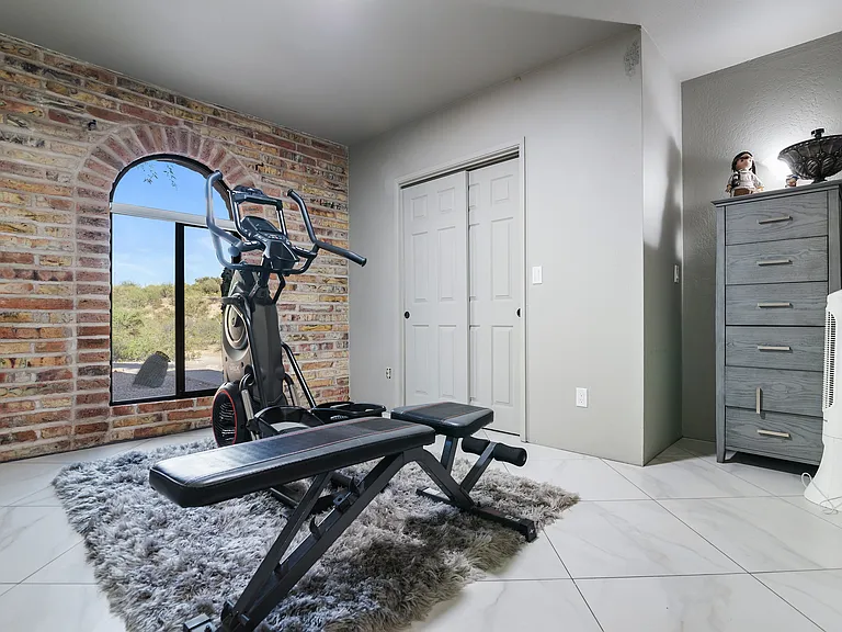 1101 W Roller Coaster Rd — Photo 39