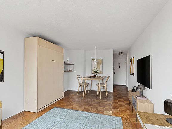 5th image of 2025 Broadway APT 17G