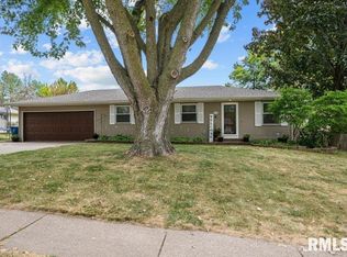 648 Mississippi Ter, Le Claire, IA 52753
