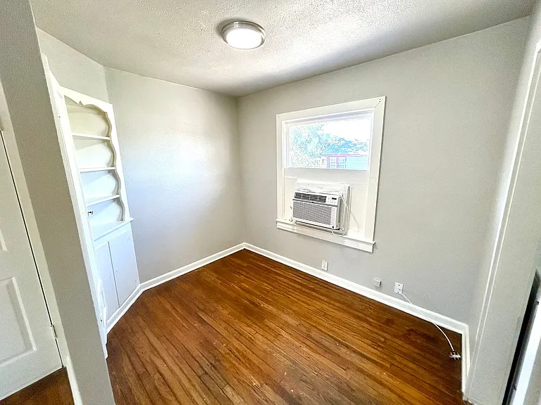 425 Maverick St — Photo 11