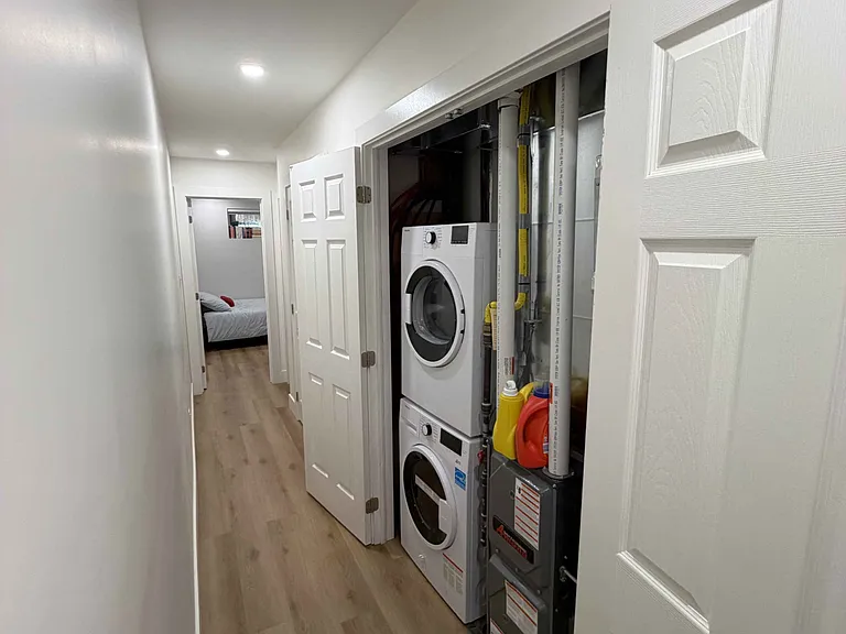 1502 Dufferin St #LOWER — Photo 13