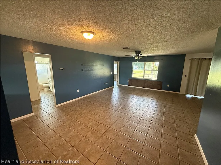 300 Cherry Tree Dr — Photo 3