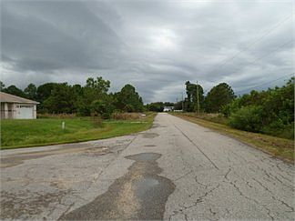 4th image of 1231 Blaine Ave