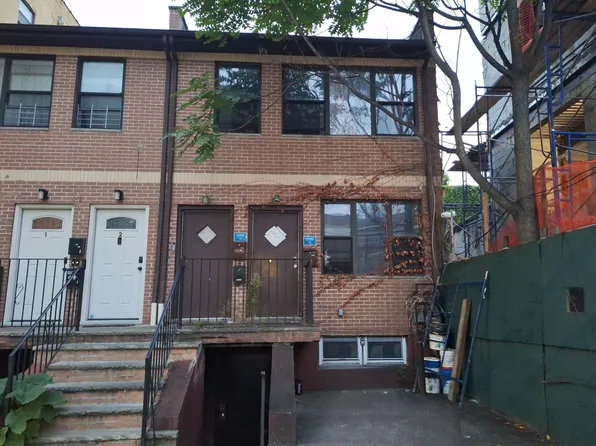 440 Blake Avenue image 4 of 7