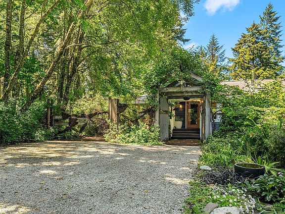 2nd image of 12032 Vashon Highway SW