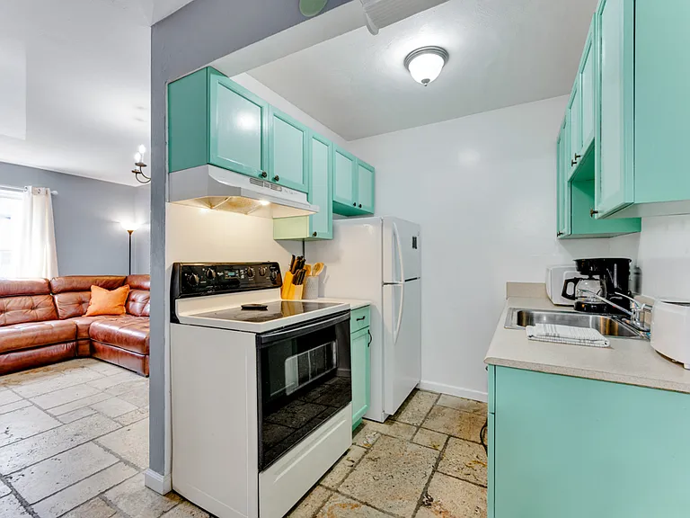929 Pacific Ave #A — Photo 9