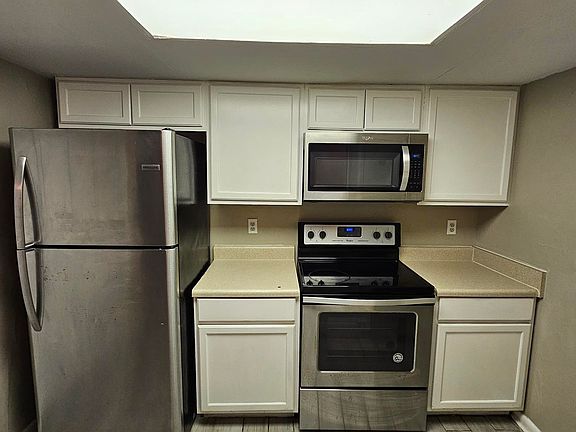 5th image of 7655 Melissa Ct N