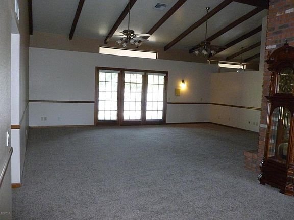 4th image of 3059 E Tremaine Ave