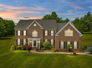 35420 Autumn Ridge Ct, Round Hill, VA 20141