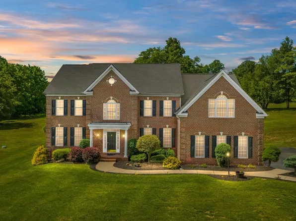 35420 Autumn Ridge Ct, Round Hill, VA 20141