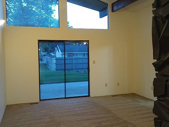 5th image of 1120 Oak St
