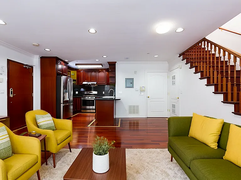 virtual furniture in the picture
