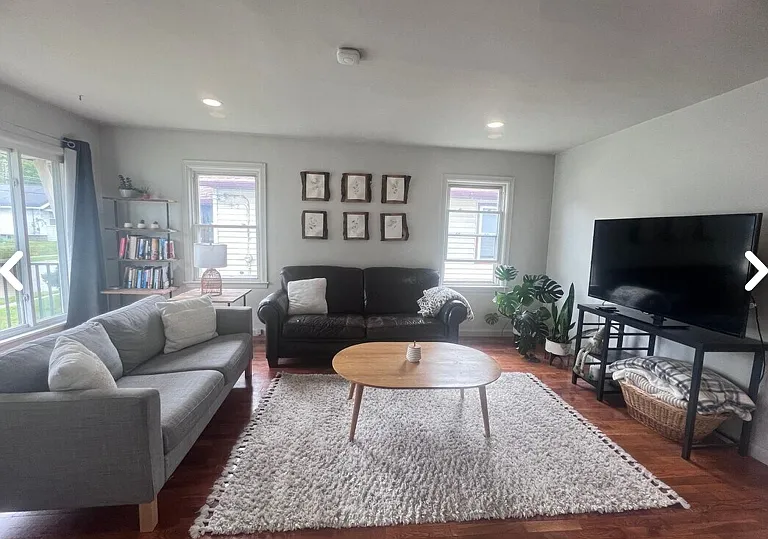 148 Conrad St NE — Photo 2