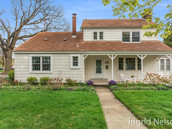 2103 Academy Dr NE, Grand Rapids, MI 49503