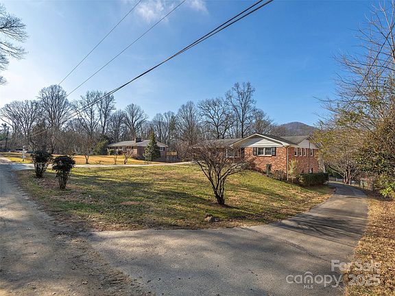 4th image of 18 Mulberry Dr
