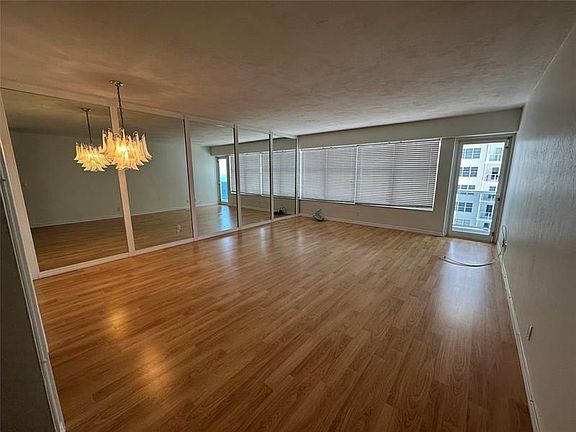 3rd image of 3700 Galt Ocean Dr APT 803