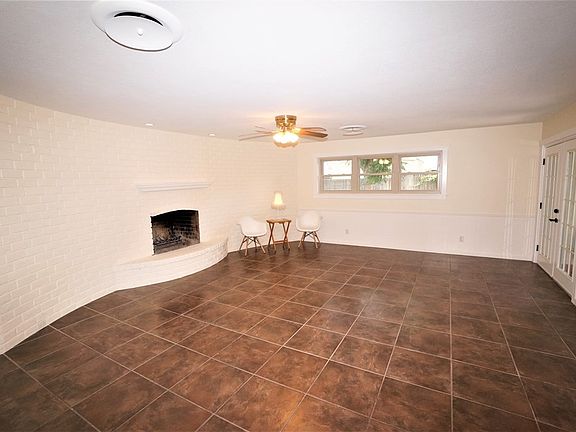 3rd image of 1717 Pagewood Ave