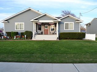 62 Waterview Ave, Massapequa, NY 11758