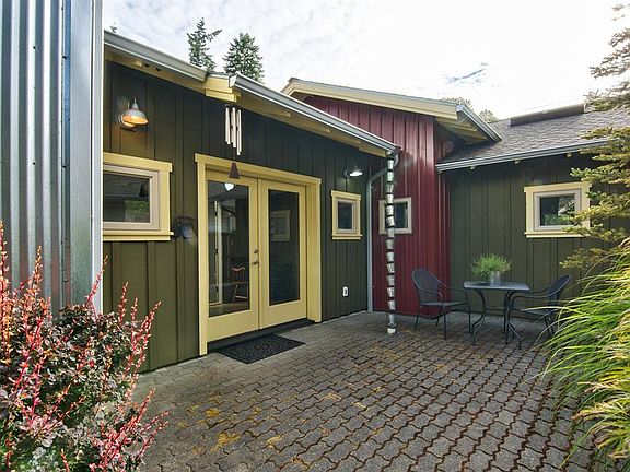 5th image of 15410 Horseshoe Ave SW