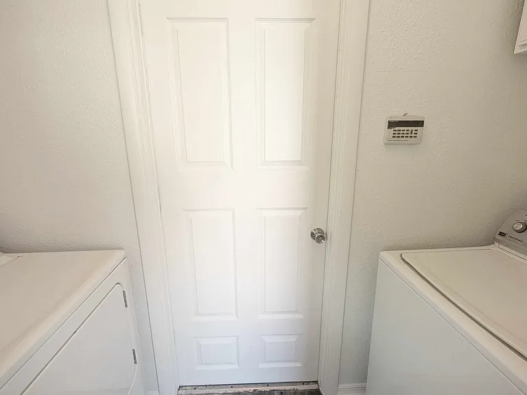 407 Lotus Ave — Photo 7
