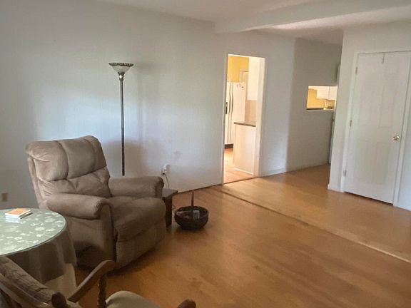 4th image of 8251 Charleston Dr