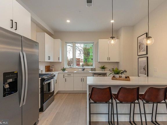 4th image of 1754 Wylie St Floor 2