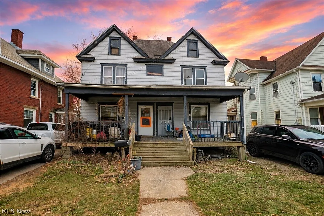 805 Main St photo 1
