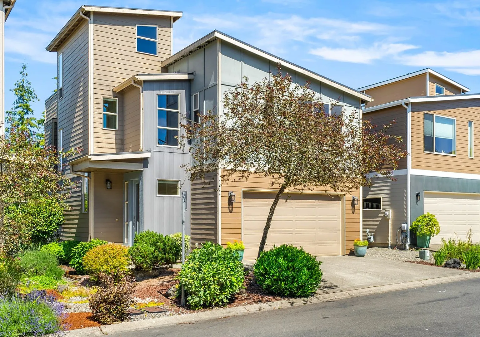 Charming 3BR House in Tumwater — Photo 1