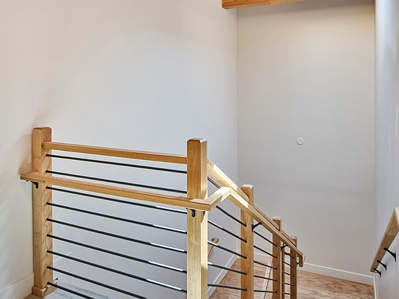 4th image of 304 5th St #202