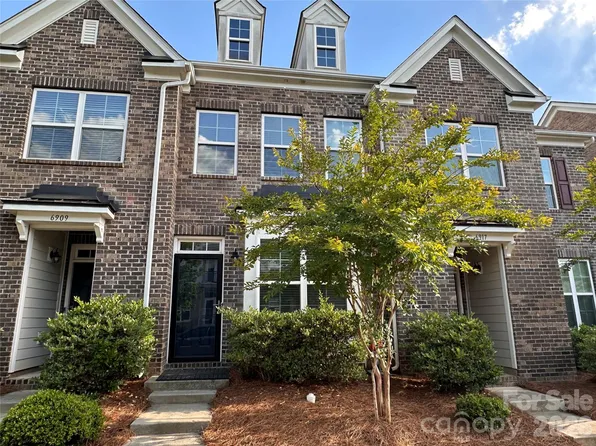 6913 Walnut Branch Ln, Charlotte, NC 28277