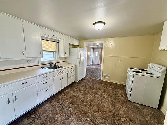 5th image of 219 10th Ave